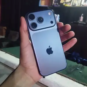 Apple iPhone 17 Pro, 256 gb, Deep Blue, Душанбе