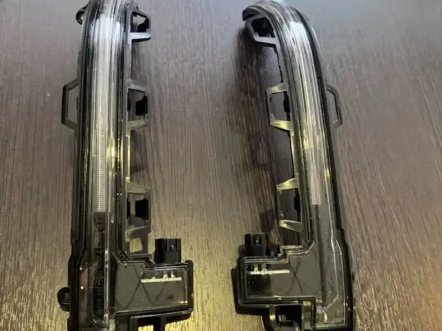 Поворотник в зеркало BMW X3 G03 X4 G04 X5 G05 X6 G06 X7 G07, Хуҷанд