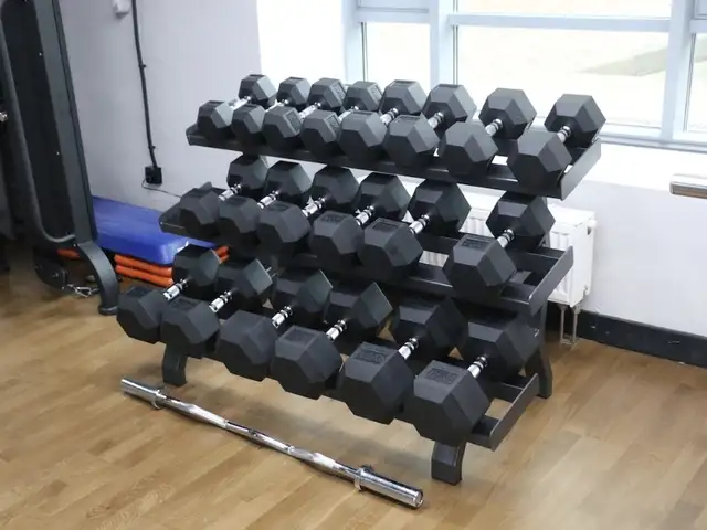 Комплект гантелей, Худжанд