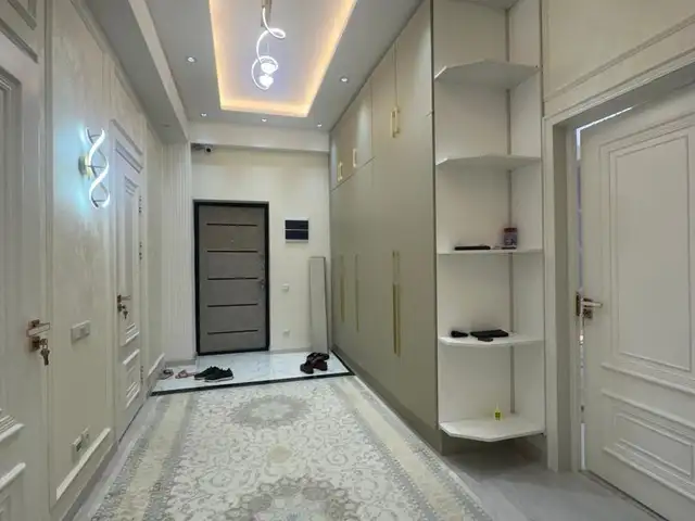 3-комн. квартира, 5 этаж, 77 м², 4 мкр, Турсунзода