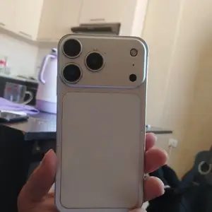 Apple iPhone 17 Pro, 128 gb, Silver, Хуҷанд