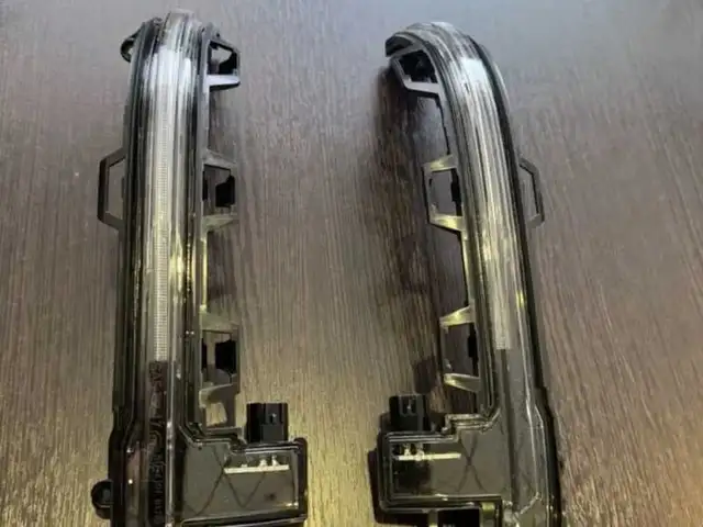 Поворотник в зеркало на BMW, Душанбе