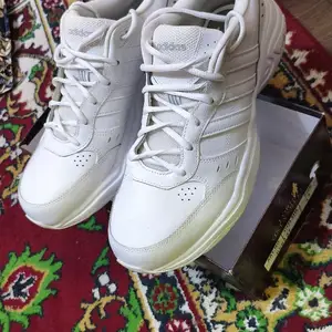 Кроссовки Adidas, Душанбе