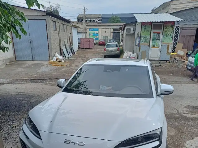 Лобовое стекло от byd song plus, Худжанд