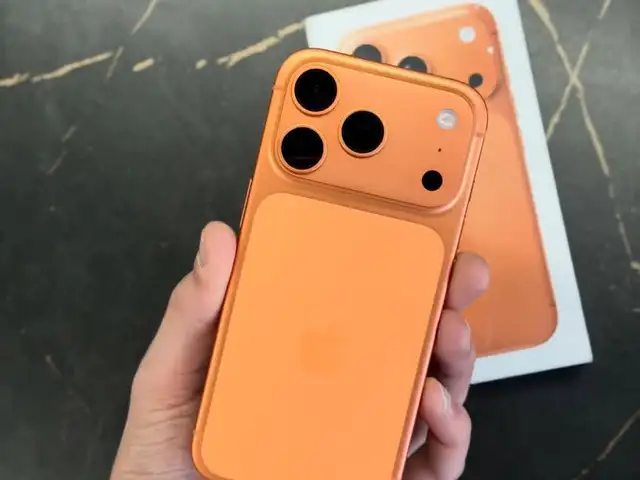 Apple iPhone Xr в корпусе 17 Pro, 128 gb, Душанбе