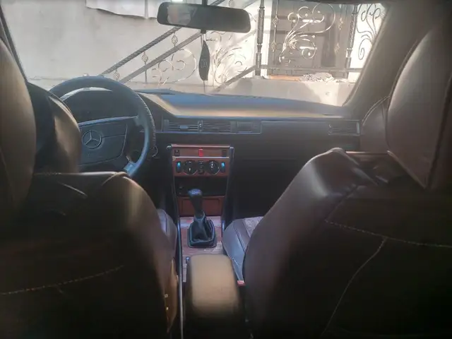 Mercedes-Benz W124