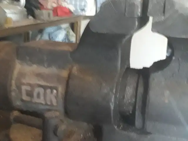 Тиски, Душанбе