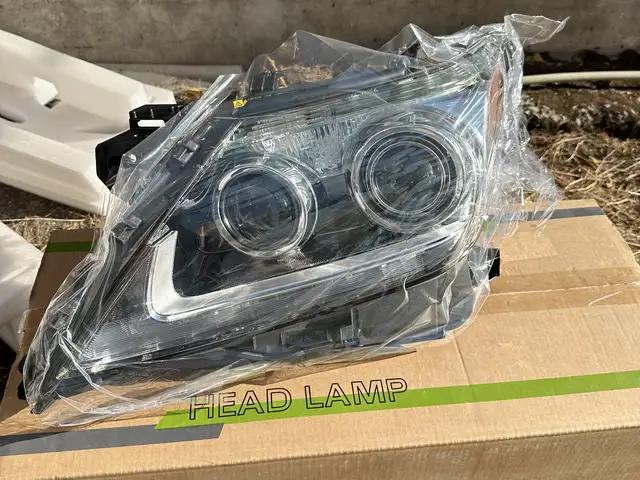 Передние фары на Lexus LX570 2014, Душанбе