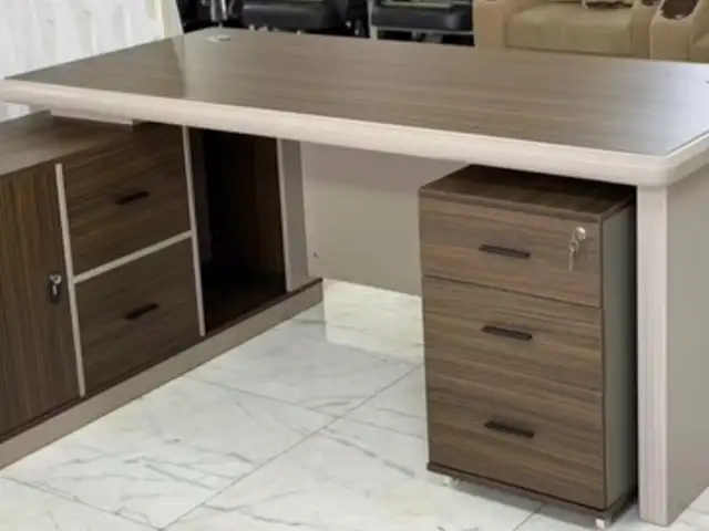 Стол офисный 1,60х75х75, Душанбе