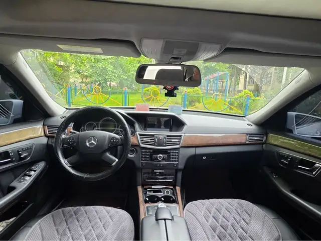 Mercedes-Benz E class, 2011, Турсунзаде - 2