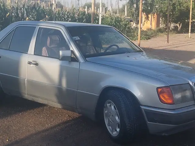 Mercedes-Benz W124