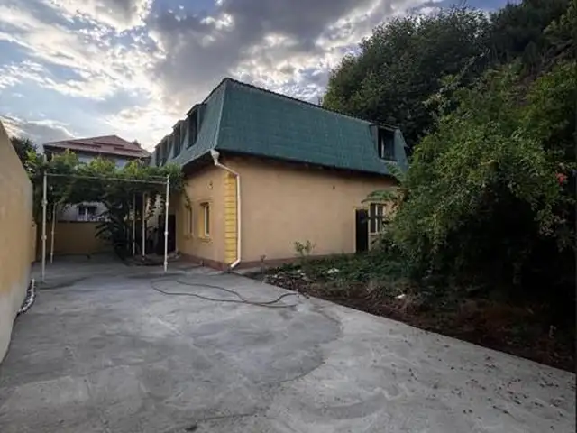2-этажный, 11 комнатный дом, 600 м², Сомони, Душанбе