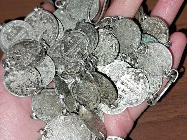 Серебряное колье из царских монет, Худжанд
