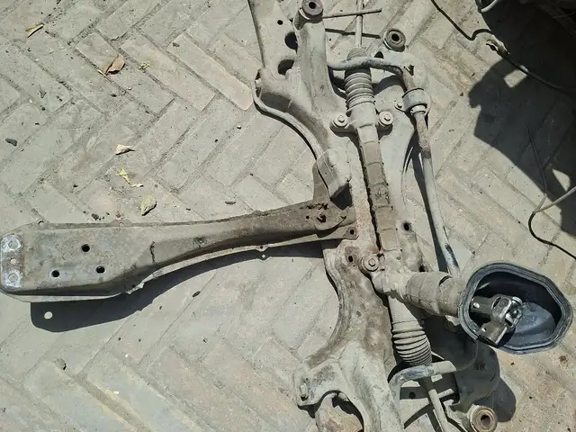 Передняя балка от Toyota Avensis, Худжанд