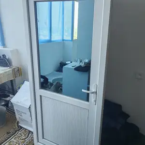 Дверь, Бободжон Гафуров