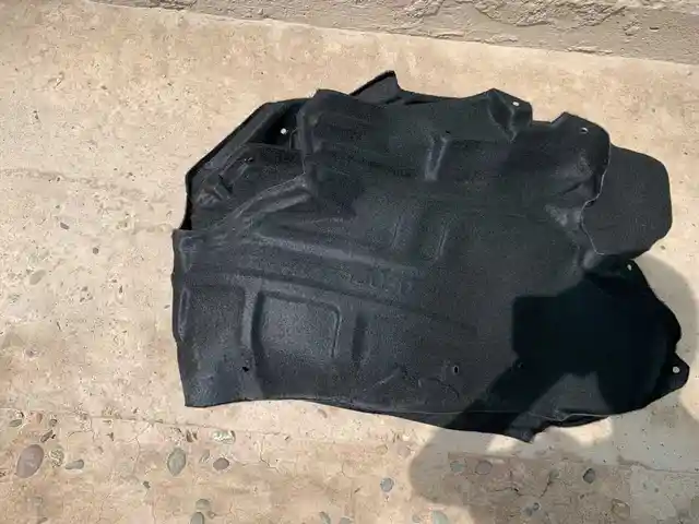 Задний подкрылок на Toyota Camry, Душанбе