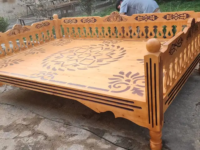 Тапчан, Истаравшан