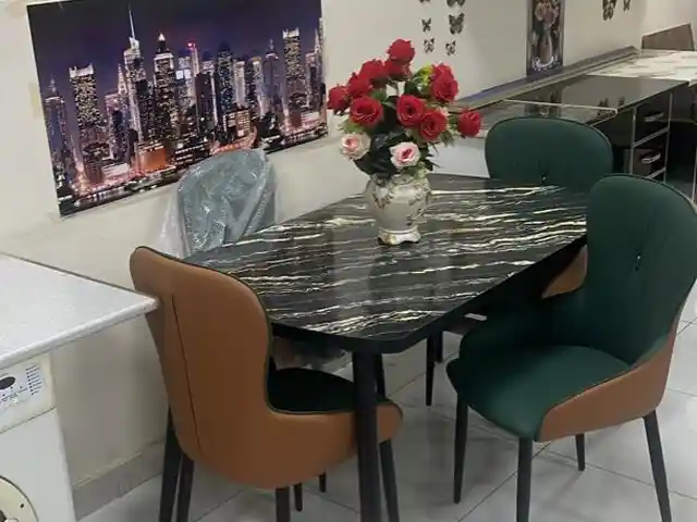 Стол и стулья, Душанбе
