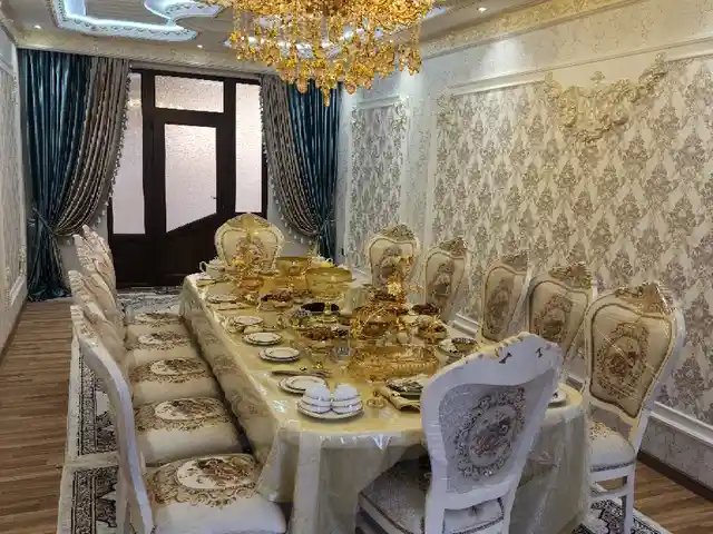 Стол со стульями, Душанбе