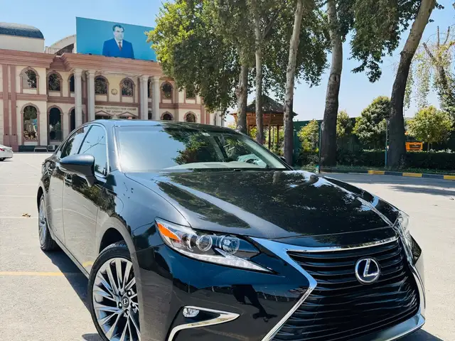 Lexus ES series