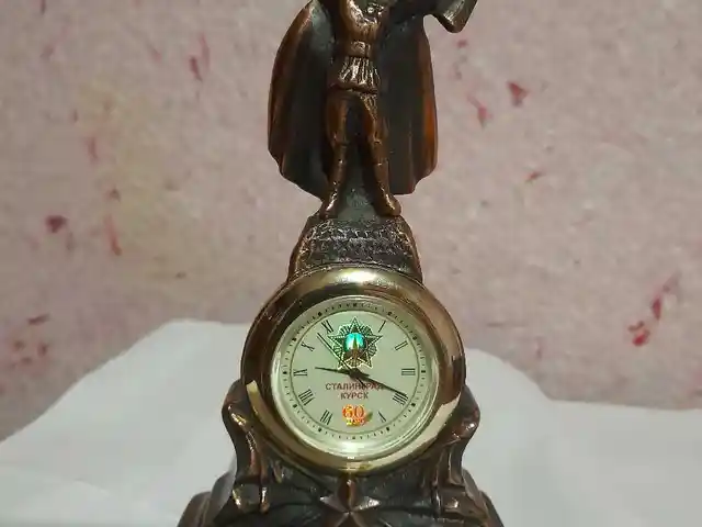 Часы памятьник вов, Душанбе
