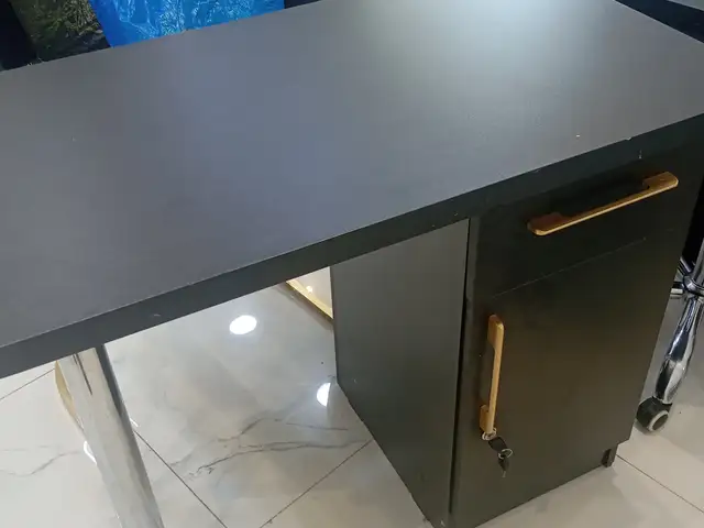 Стол маникюрный, Душанбе