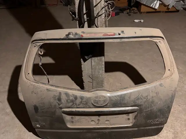 Задний багаж от Toyota Corolla Versa вагоны, Худжанд