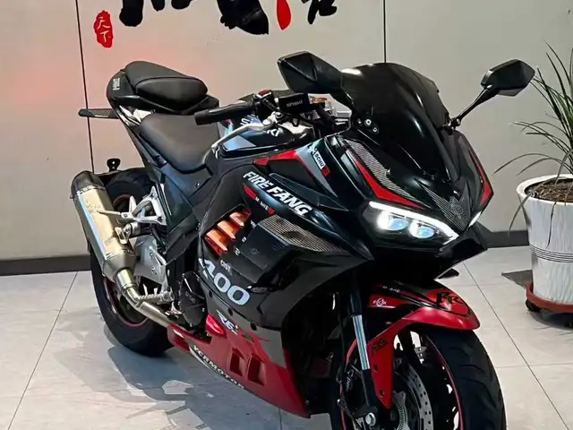 Мотоцикл Suzuki 400, Душанбе