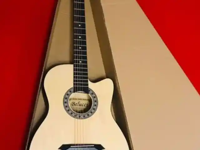 Гитара Yamaha Silent, Душанбе