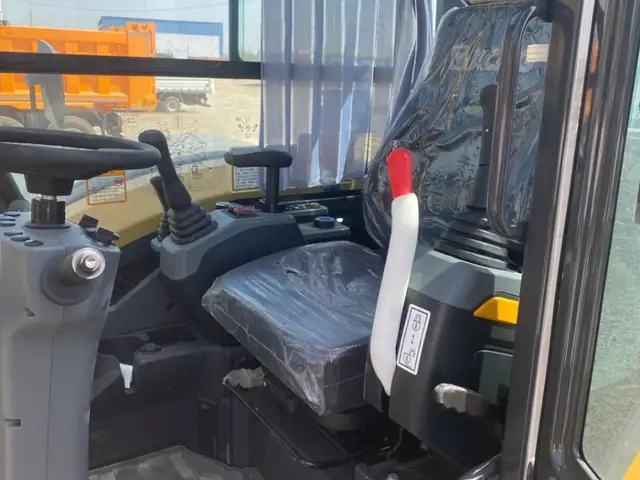 Экскаватори XCMG XE60WGA, Душанбе - 6