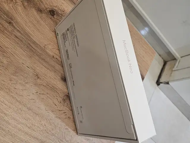 Ноутбук Apple MacBook Neo 13 Siver Indigo, Душанбе - 4