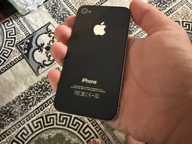 Apple iPhone 4, 8 gb, Канибадам