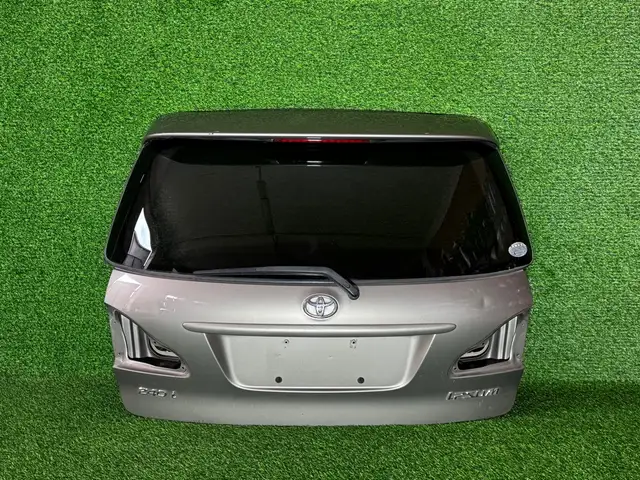 Дверь багажника от Toyota Ipsum, Душанбе