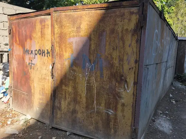 Цельнометаллический гараж с распашными воротами, Хуҷанд