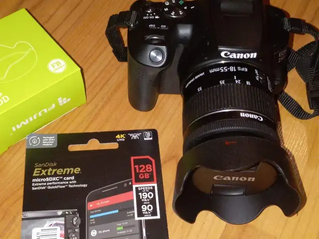 Фотоаппарат Canon 250d kit + 18-55, Бохтар (Курган-Тюбе)