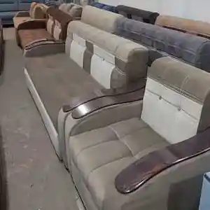 Диван с кремлами, Душанбе