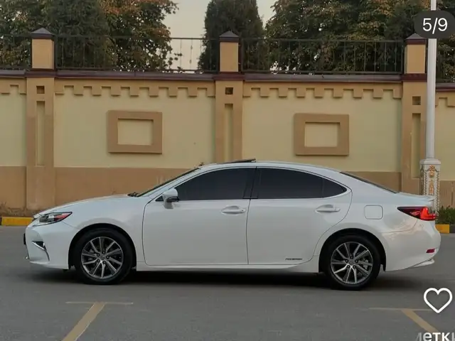 Lexus ES series