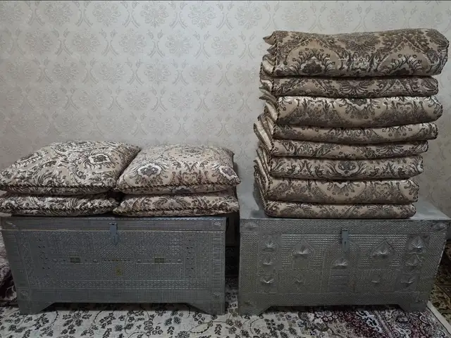 Комплект подушек с курпачами и сундуком, Душанбе