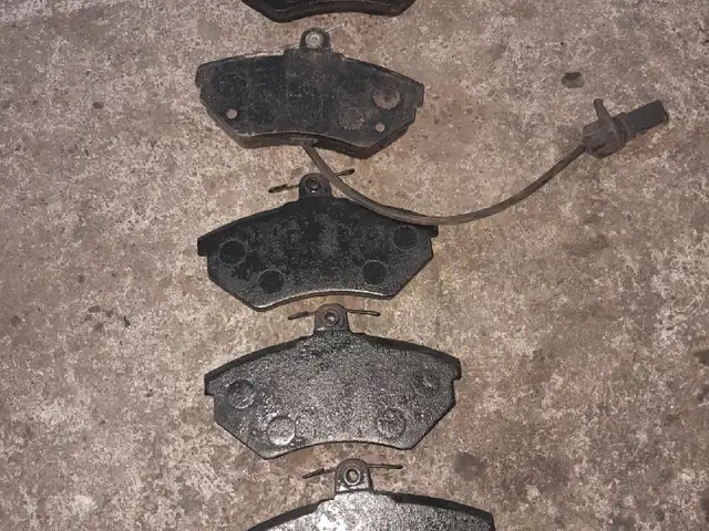 Передняя колодка Audi A4 2000, Худжанд