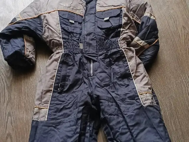 Зимний комбинезон, Душанбе