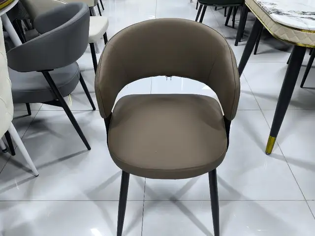 Стулья, Душанбе