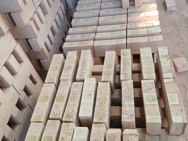 Кирпичи пухта, Абдураҳмони Ҷомӣ