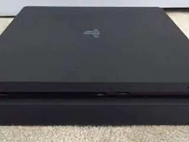 Игровая приставка PS4 slim,500 gb,2 джойстик, Худжанд