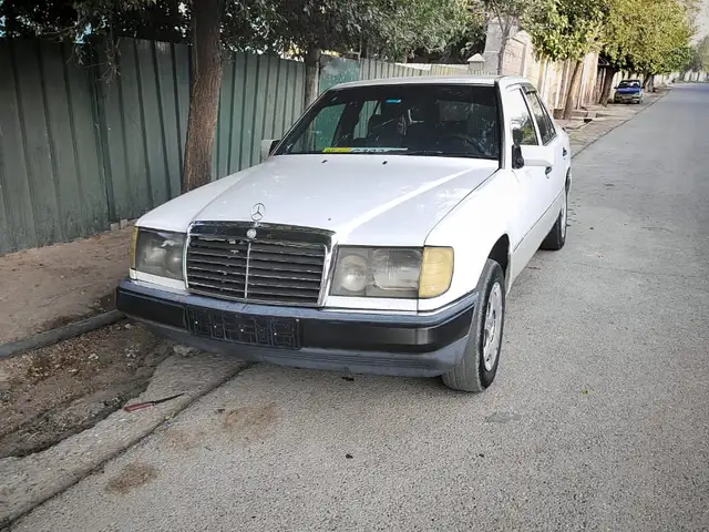 Mercedes-Benz W124