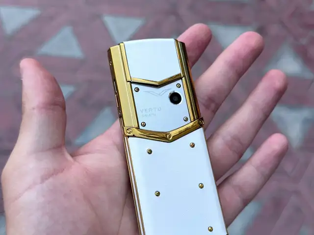 Vertu V10, Худжанд