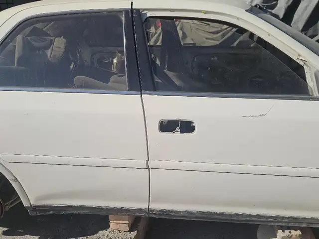 Toyota Mark II, 2002 на запчасти, Айни