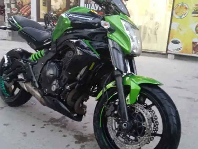 Мотоцикл Kawasaki er-6n original, Ваҳдат
