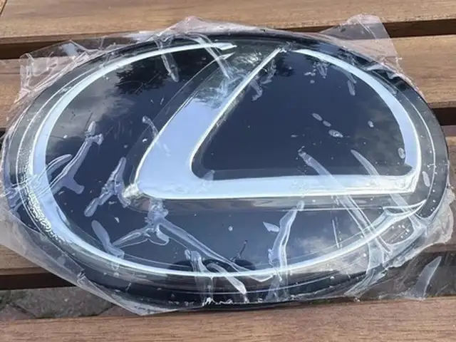 Передний знак от Lexus RX 2013, Душанбе