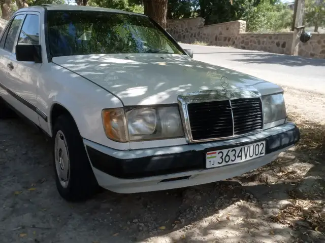 Mercedes-Benz W124