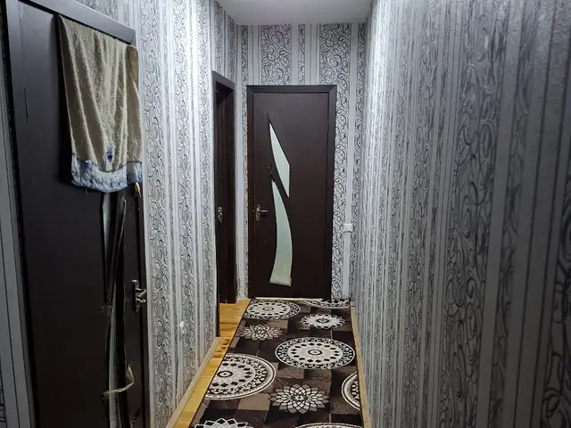 1-комн. квартира, Цокольный этаж, 42 м², 12мкр, Худжанд